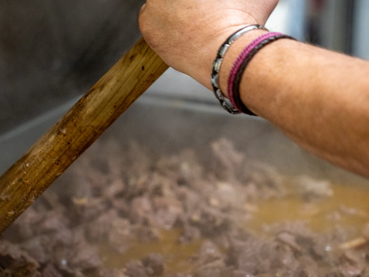 Cucina tradizionale preparata dai volontari